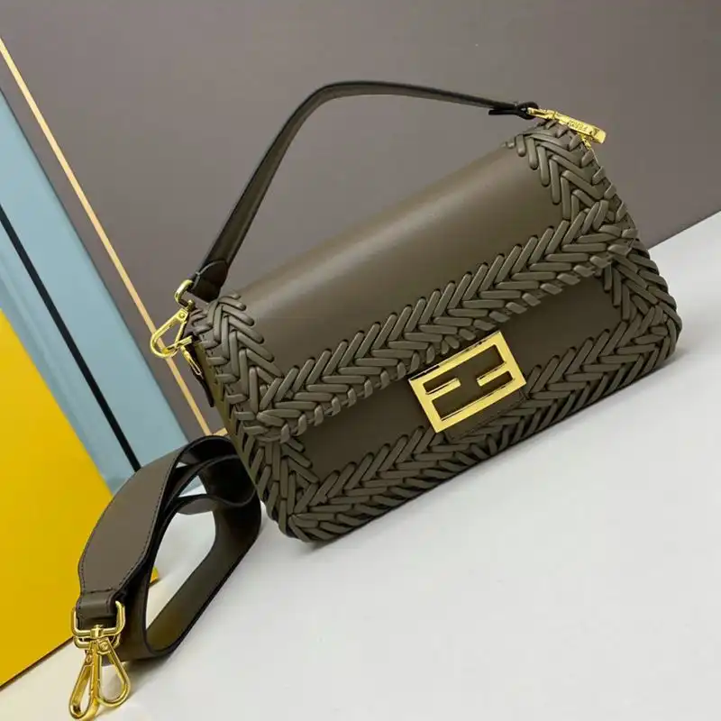 Fendi Medium Baguette Bag In Stitching Leather Green