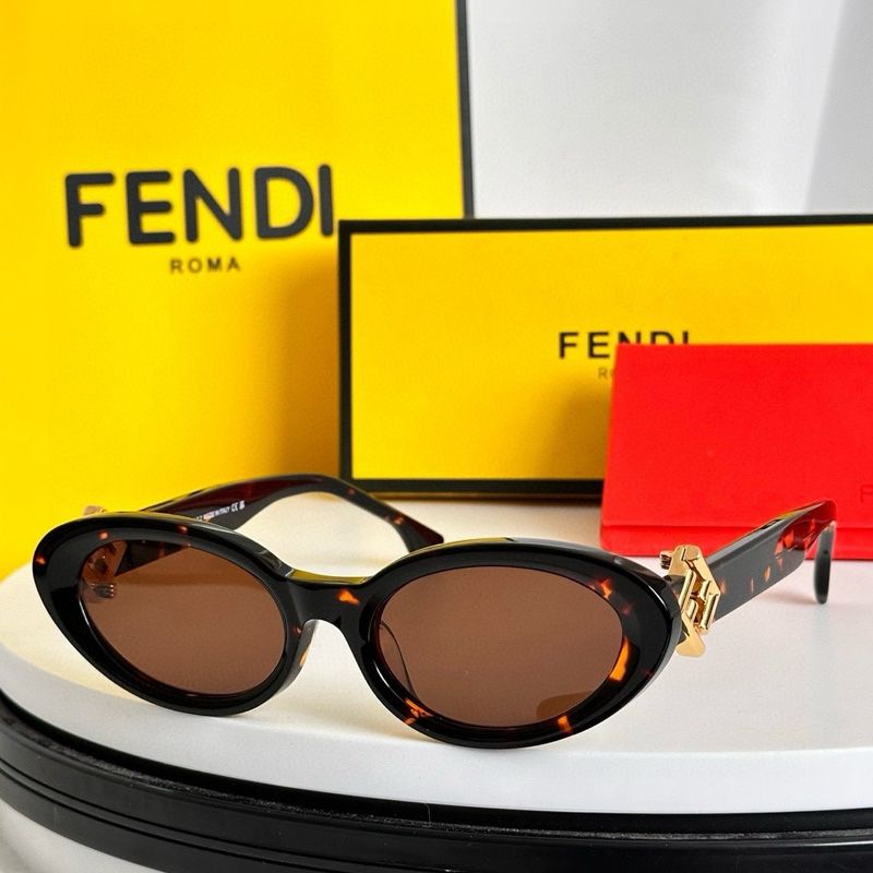 Affordable Fendi FE40150 FF Diamonds Acetate Sunglasses