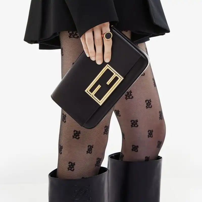 Affordable Fendi FF Wallet On Chain With Pouches In Calf Leather Black