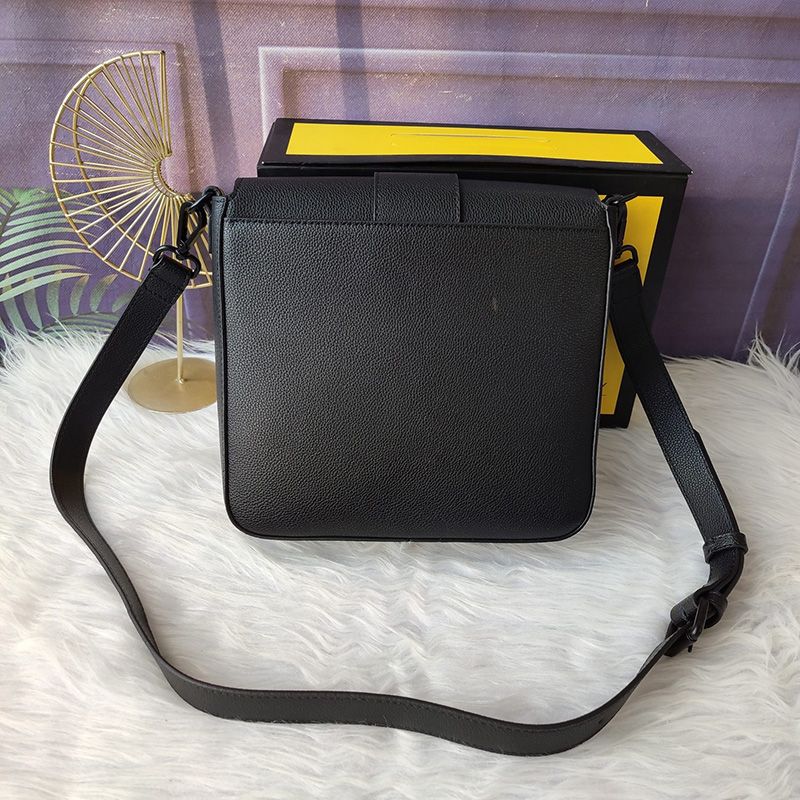 Affordable Fendi Medium Baguette Messenger In Cuoio Romano Leather Black