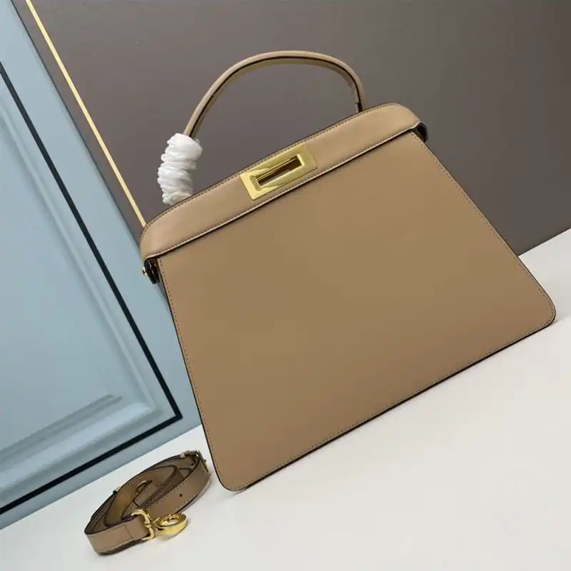 Fendi Medium Peekaboo ISeeU Bag In Nappa Laether Apricot