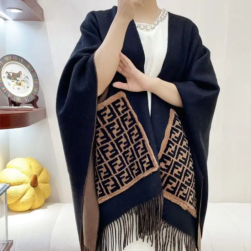 Affordable Fendi Poncho In Cashmere and Wool Black