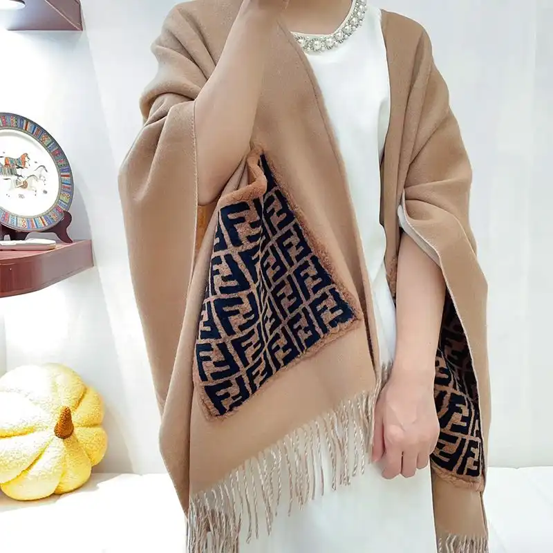 Affordable Fendi Poncho In Cashmere and Wool Khaki