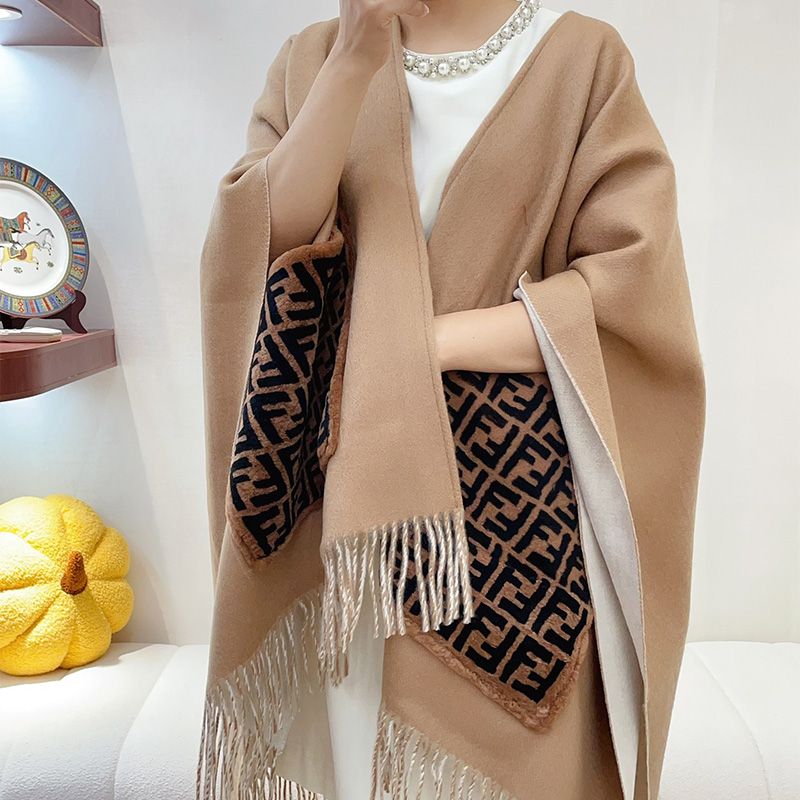 Affordable Fendi Poncho In Cashmere and Wool Khaki