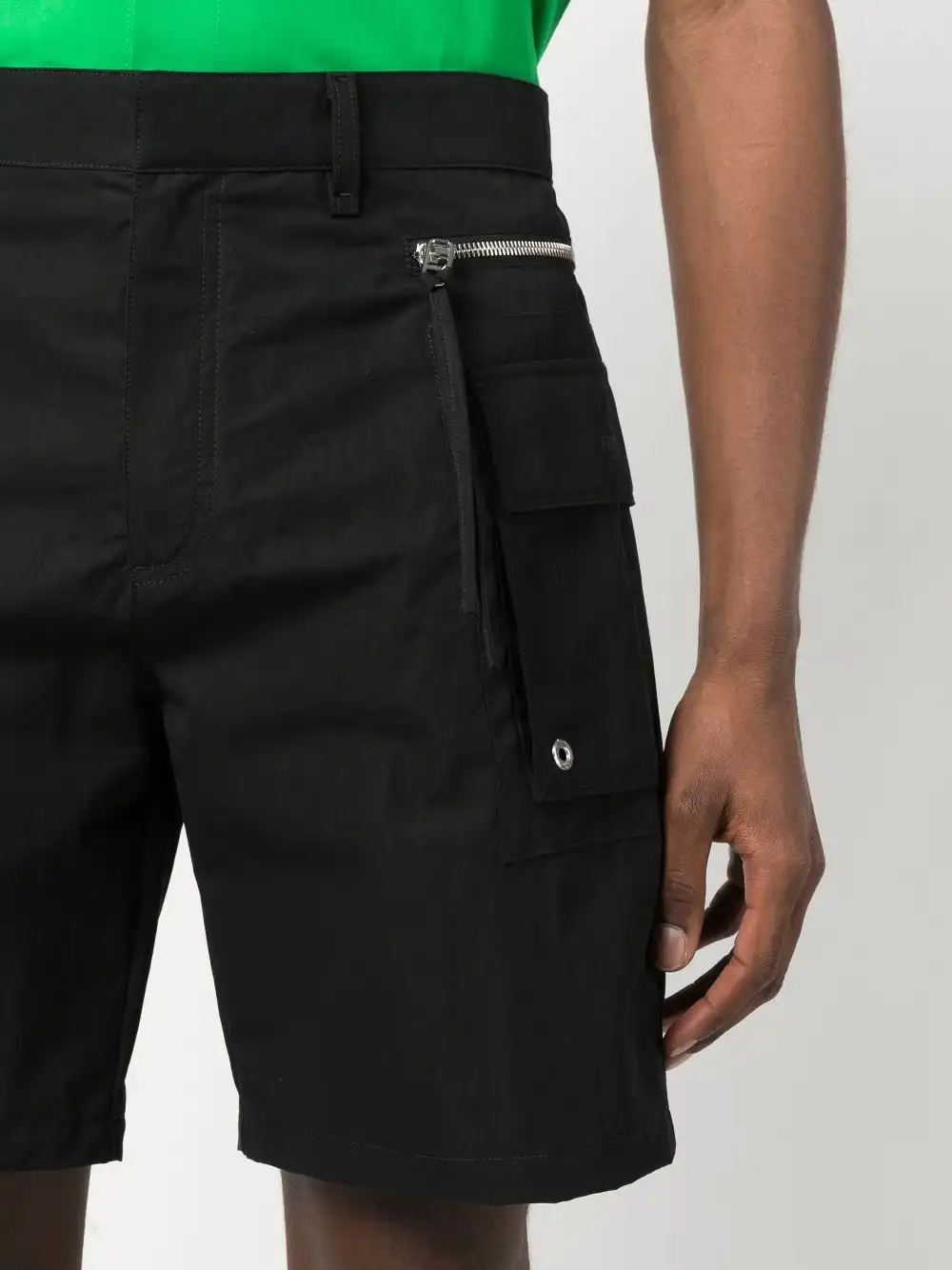 Cheap FENDI zip-detail cargo shorts