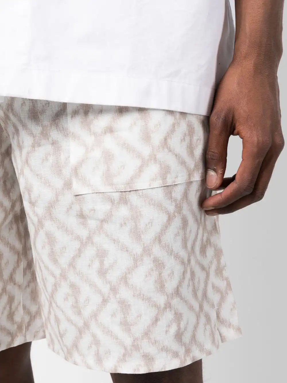 Affordable FENDI abstract-print linen shorts