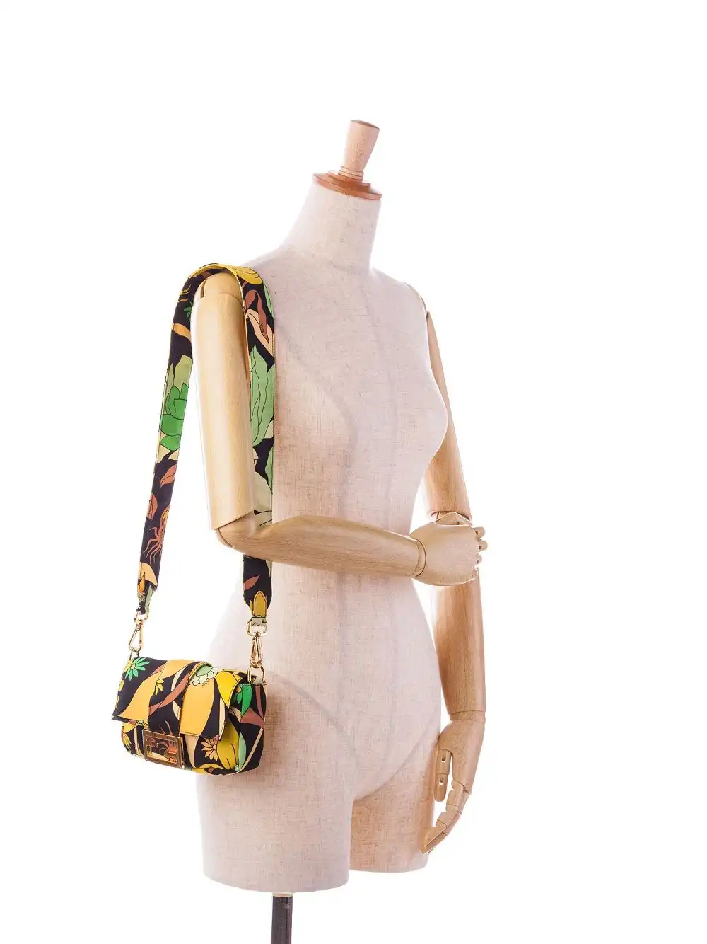 Affordable Fendi 2000-2023 Floral Convertible uette belt bag