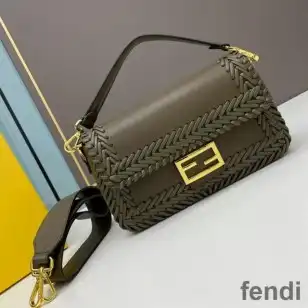 Fendi Baguette Bag In Stitching Leather Green