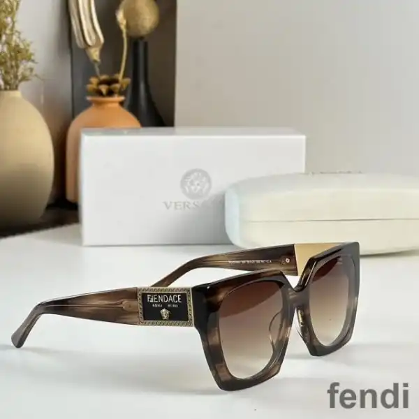 Affordable Fendi FE40068U Fendance Sunglasses In Acetate Coffee