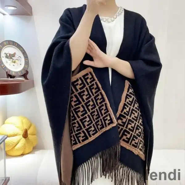 Affordable Fendi Poncho In Cashmere and Wool Black