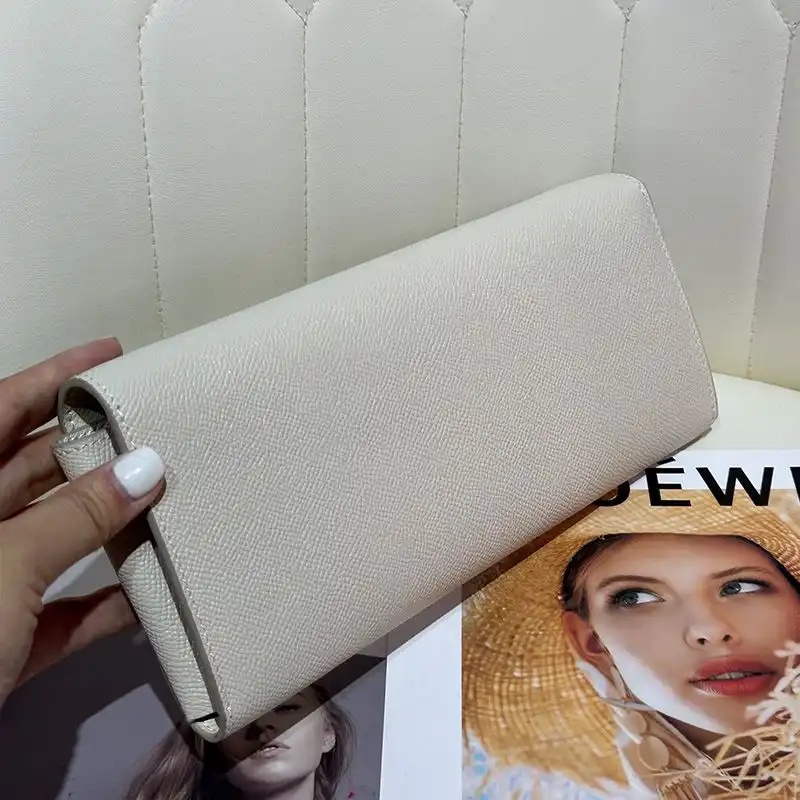 Affordable Hermes Chaine d'Ancre To Go Wallet Epsom Leather Gold Hardware In White