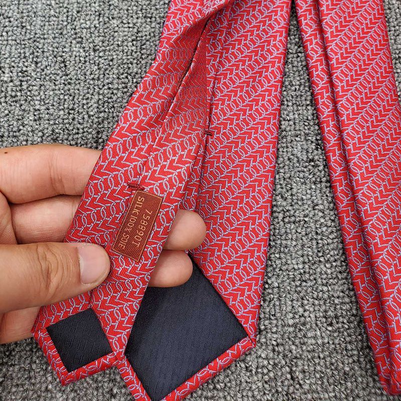 Hermes Club Silk Mix Tie In Red