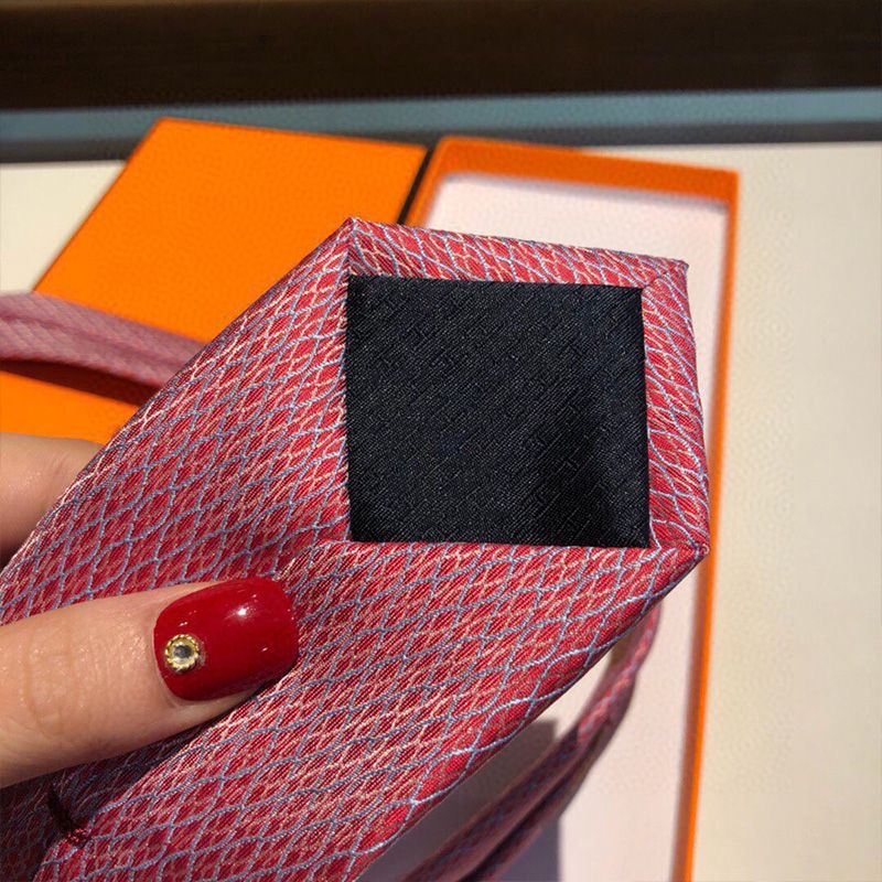 Hermes Crosslines Silk Tie In Pink