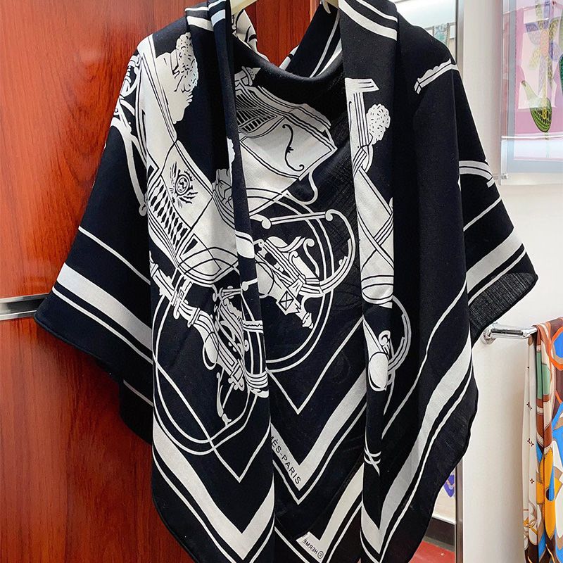 Hermes Ex-Libris Nano Shawl 140 In Black