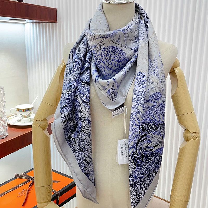 Hermes Faubourg Tropical Shawl 140 In Blue