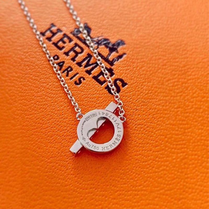 Hermes Finesse Pendant Necklace