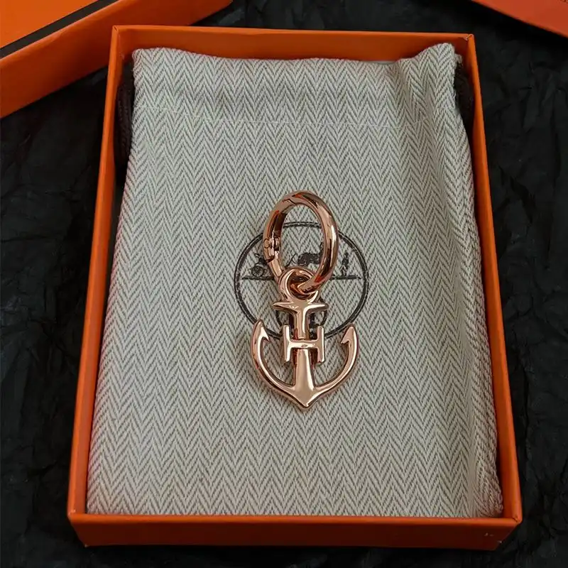 Affordable Hermes H Logo Anchor Keyring Metal In Gold