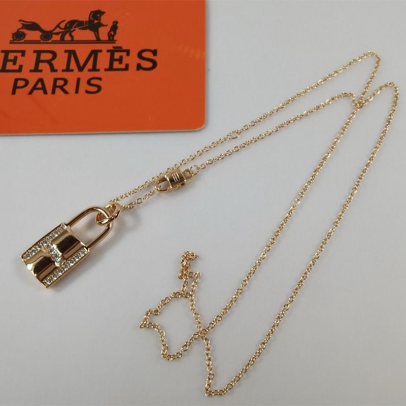 Hermes Kelly Cadenas Pendant Necklace In Rose Gold