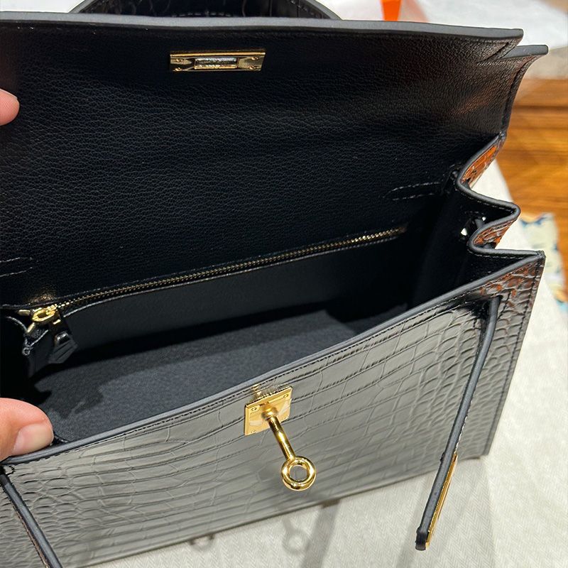 Hermes Kelly Bag Alligator Leather Gold Hardware In Black