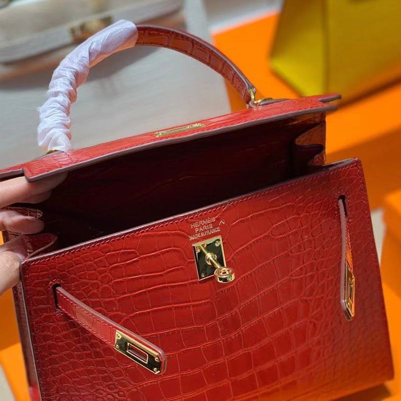 Hermes Kelly Bag Alligator Leather Gold Hardware In Red