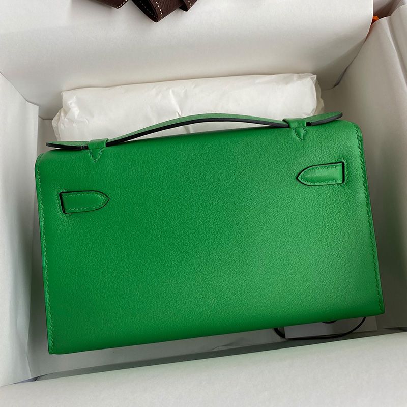 Hermes Kelly Pochette Swift Leather Gold Hardware In Green