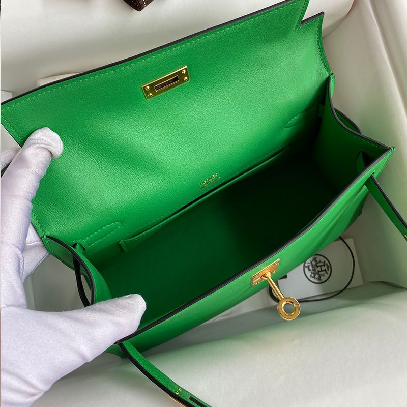 Hermes Kelly Pochette Swift Leather Gold Hardware In Green