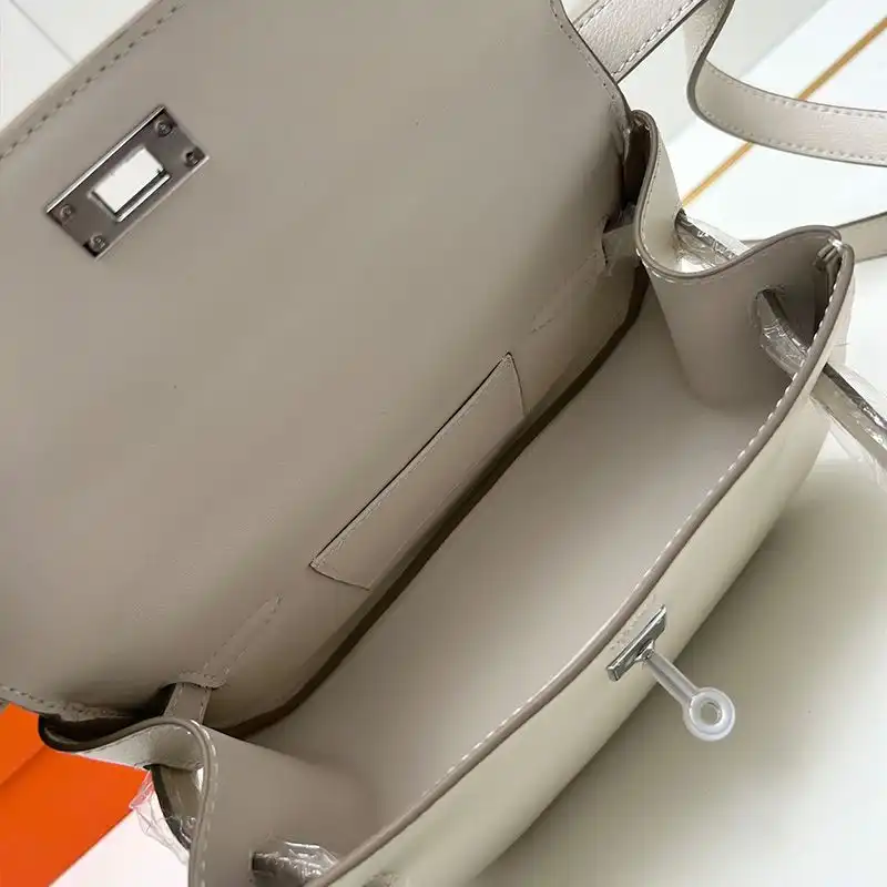 Affordable Hermes kelly Moove Bag Swift Leather Palladium Hardware In White