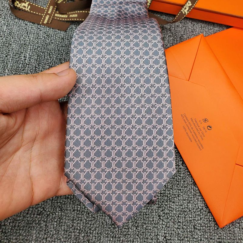 Hermes Le Pied A L'Etrier Tie In Pink