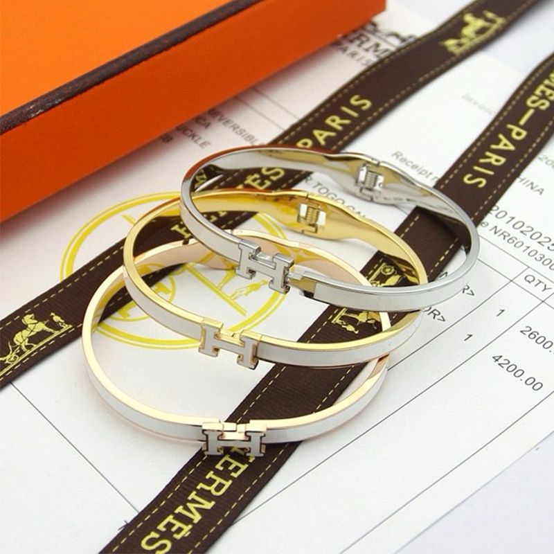 Hermes Narrow Clic H Bracelet In White