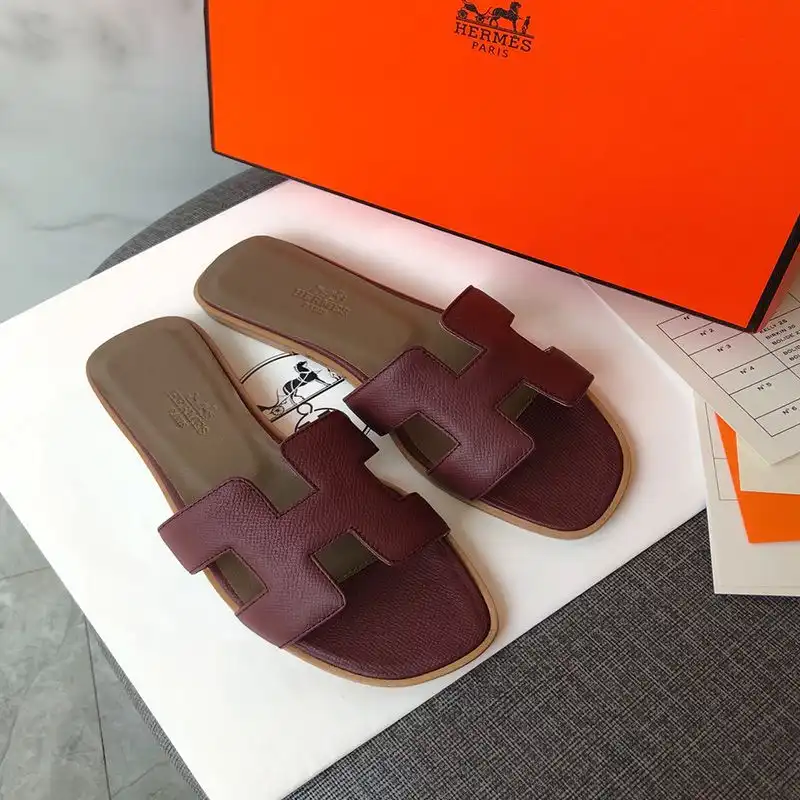 Hermes Oran Slides Women Grain Calfskin In Burgundy