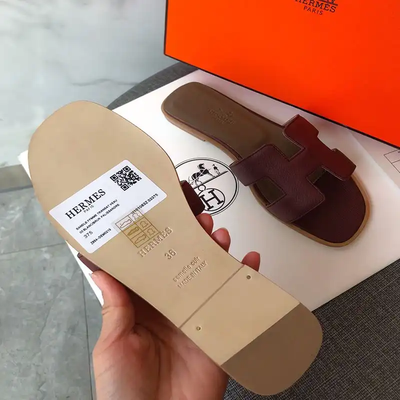 Affordable Hermes Oran Slides Women Grain Calfskin In Burgundy