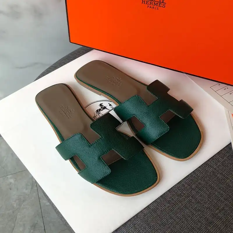 Hermes Oran Slides Women Grain Calfskin In Green