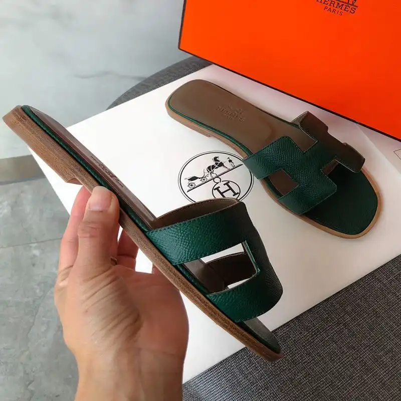 Affordable Hermes Oran Slides Women Grain Calfskin In Green