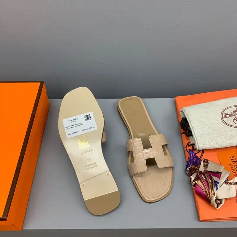 Affordable Hermes Oran Slides Women Crocodile Leather In Khaki