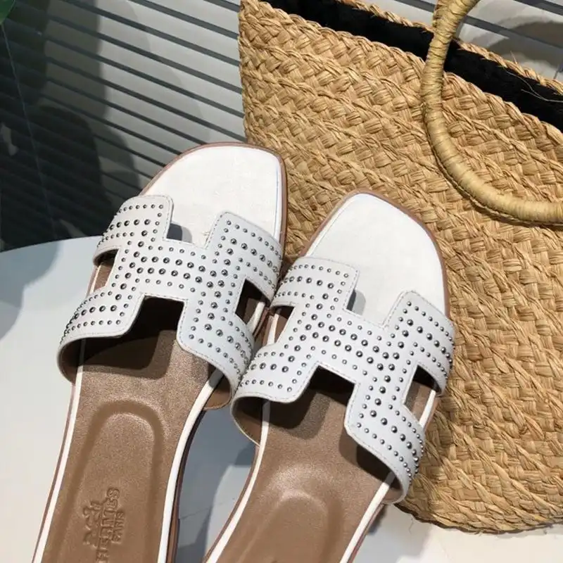 Affordable Hermes Oran Slides Women Palladium Studs Calfskin In White