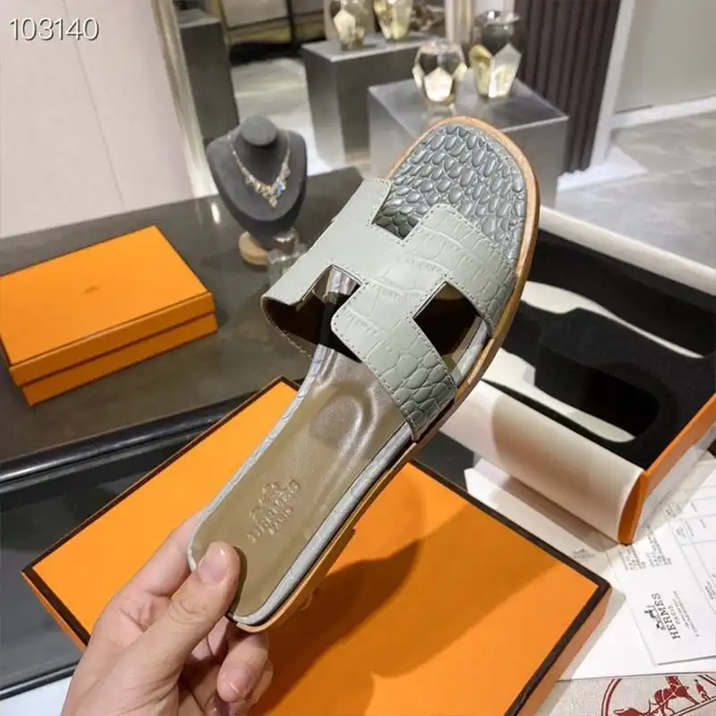 Affordable Hermes Oran Slides Women Alligator Leather In Grey