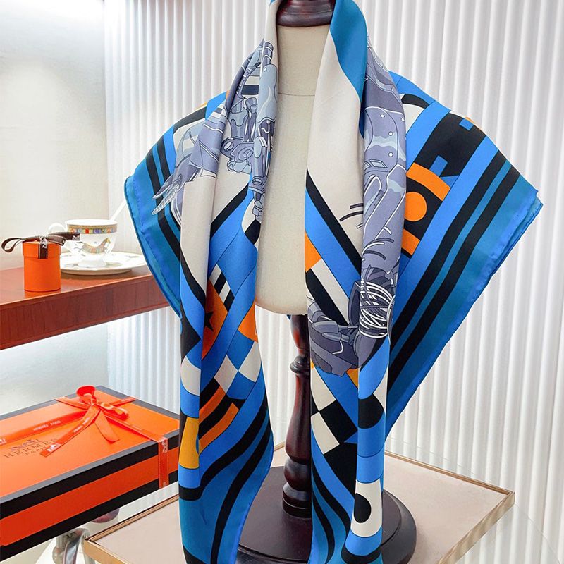 Hermes Robocabar Scarf 90 In Blue