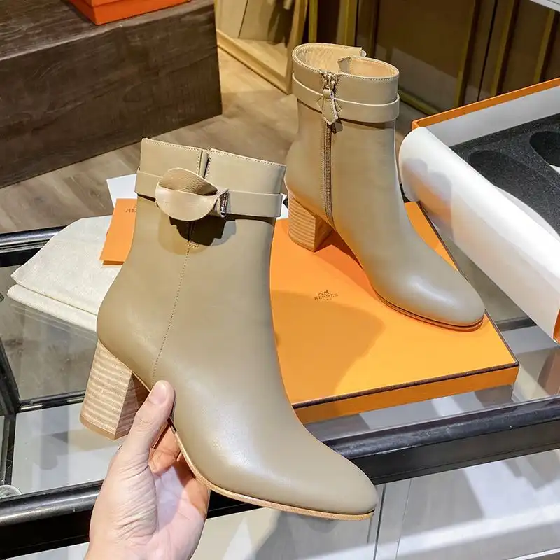 Why Affordable Hermes Saint Germain Ankle Boots Women Heritage Calfskin In Beige is Quickly Becoming a Top-Selling Item