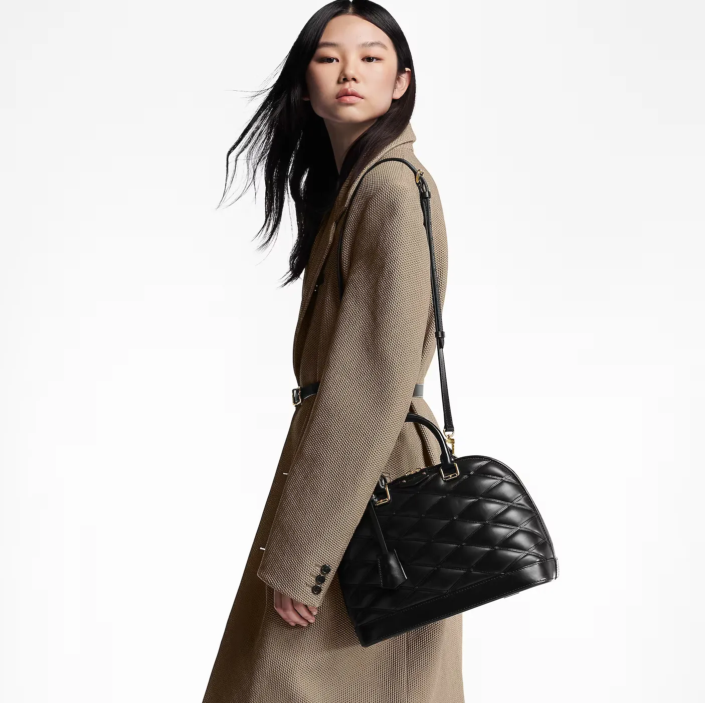 Store shopping Bagsaaa Black Lamb leather M23688 Alma PM