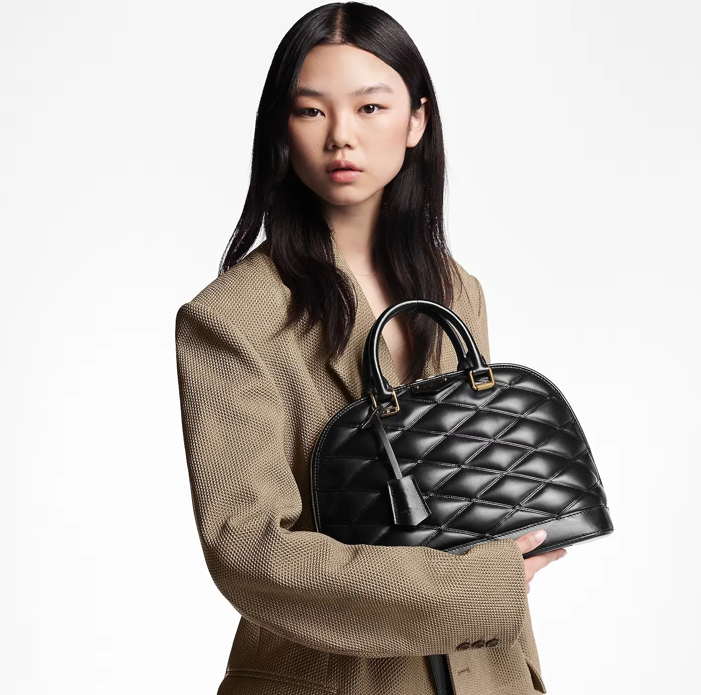 Store shopping Bagsaaa Black Lamb leather M23688 Alma PM