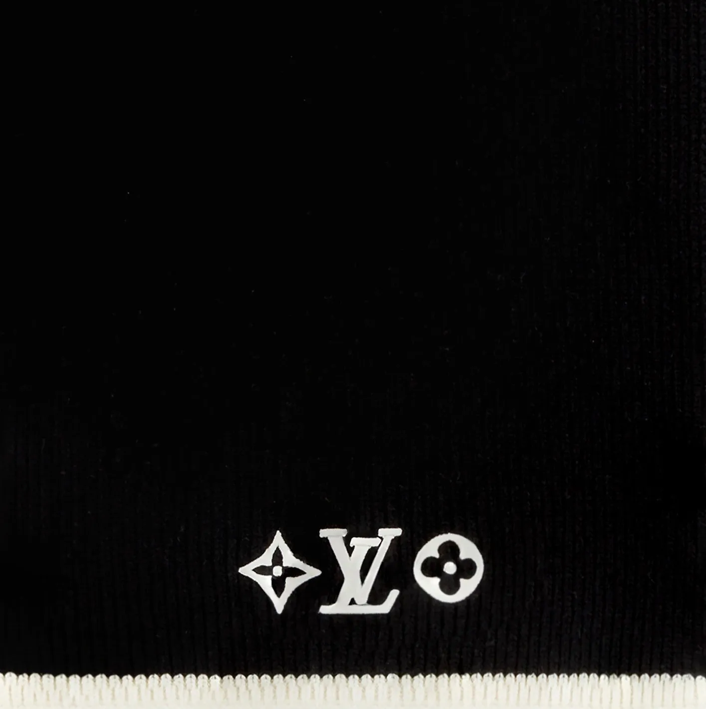 Best replica Bagsaaa Black M77928 LV Headline Scarf