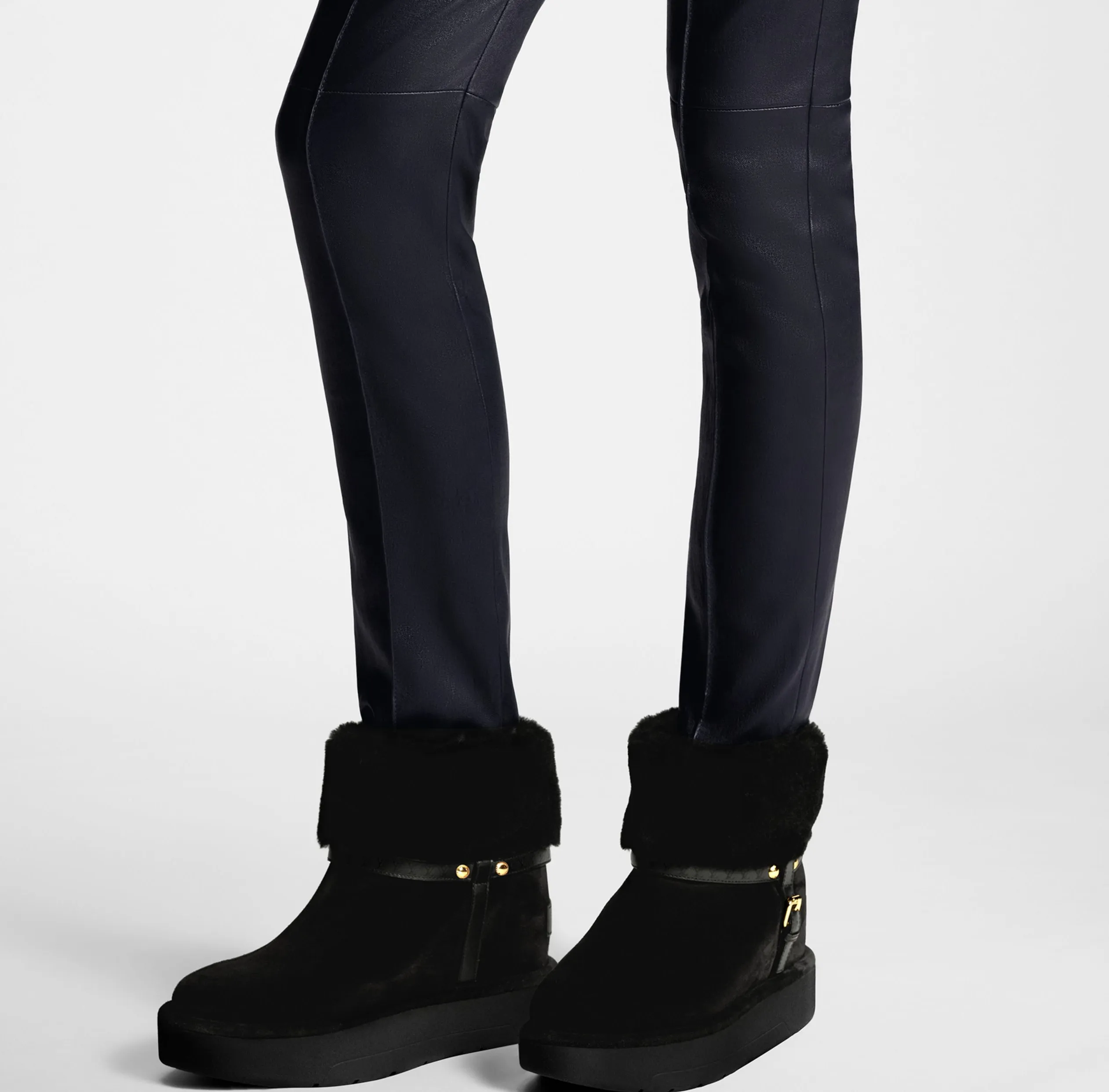 Shop shoulder bags Bagsaaa LV SKI Aspen Platform Ankle Boot Black 1AC78P