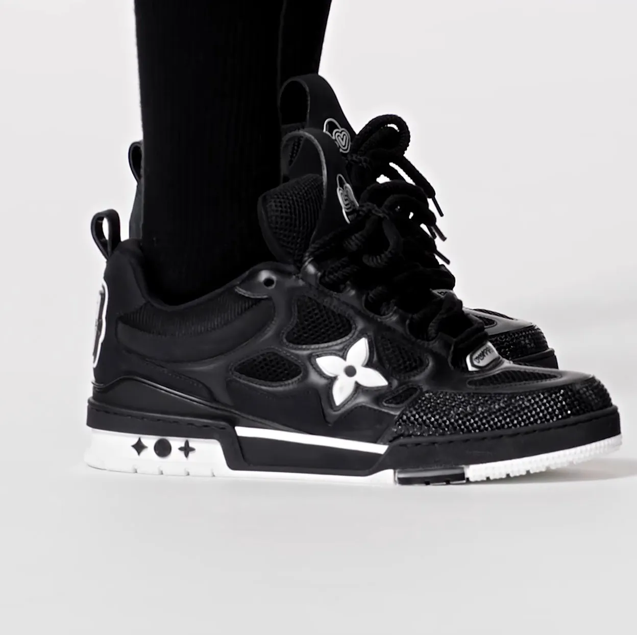 Lv shoes replica Bagsaaa LV Skate Sneaker Since 54 Monogram Flowers Black 1AARR0