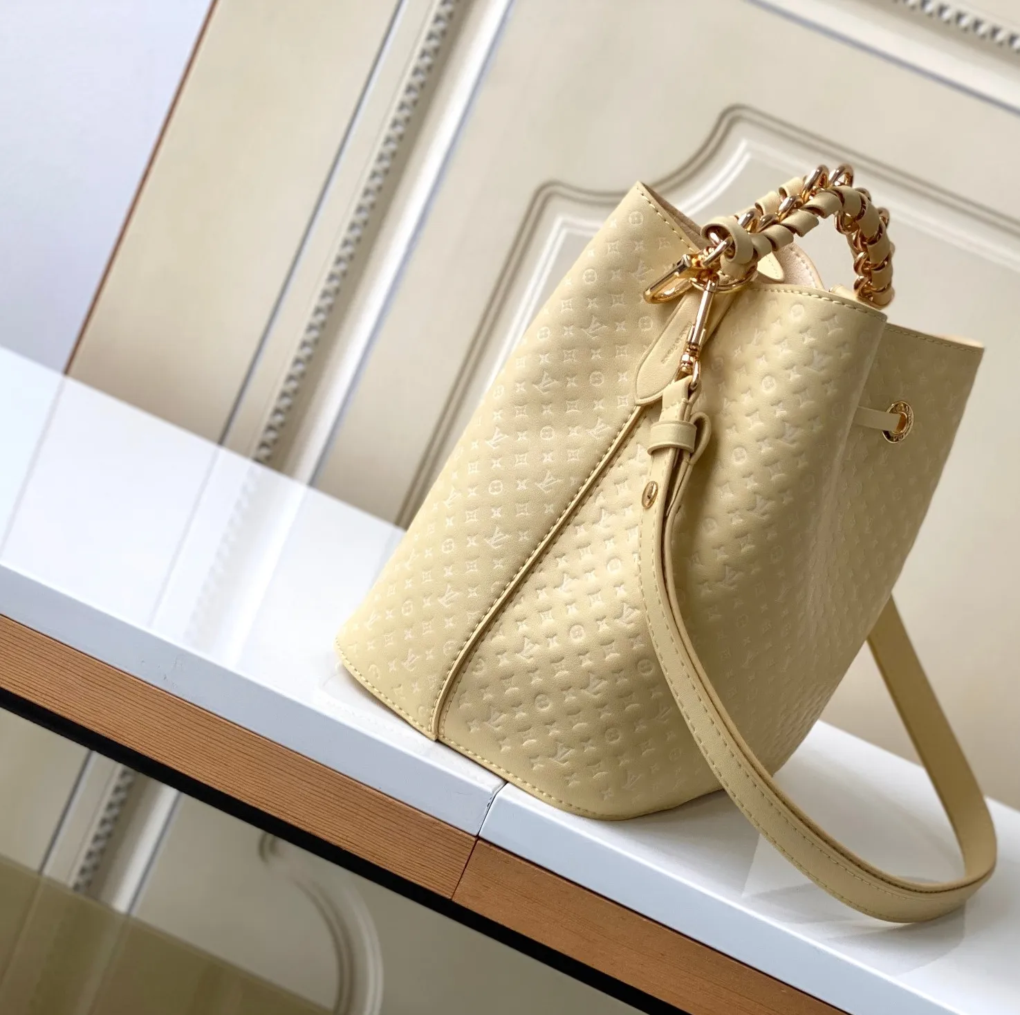 Replica bags lv Bagsaaa M22599 Calfskin Yellow Néonoé BB