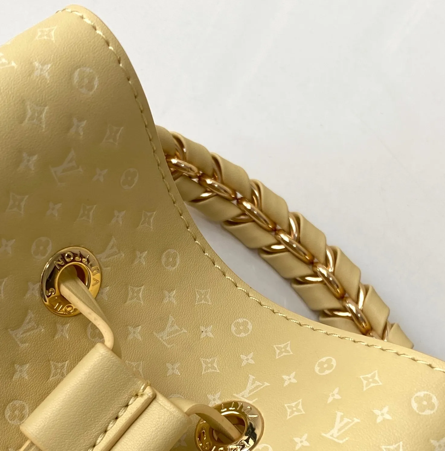 Replica bags lv Bagsaaa M22599 Calfskin Yellow Néonoé BB