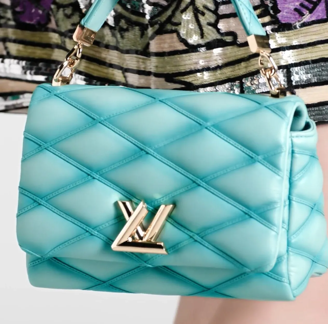 Original chanel store Bagsaaa M24185 GO-14 MM Lagoon Turquoise