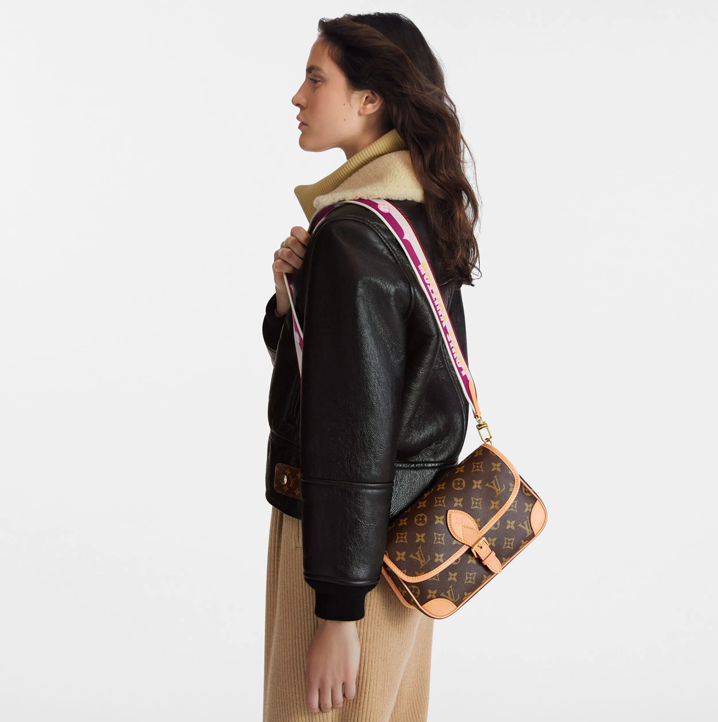 Original chanel store Bagsaaa M46049 Diane Fuchsia
