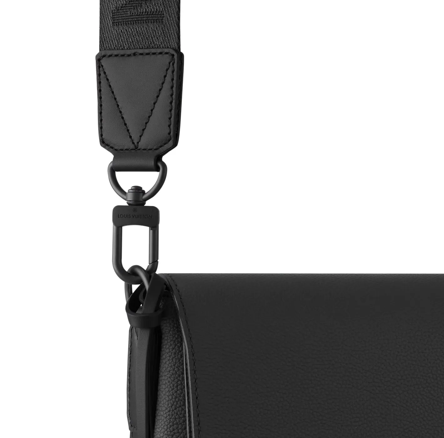 Original chanel store Bagsaaa M57080 Takeoff Messenger Black