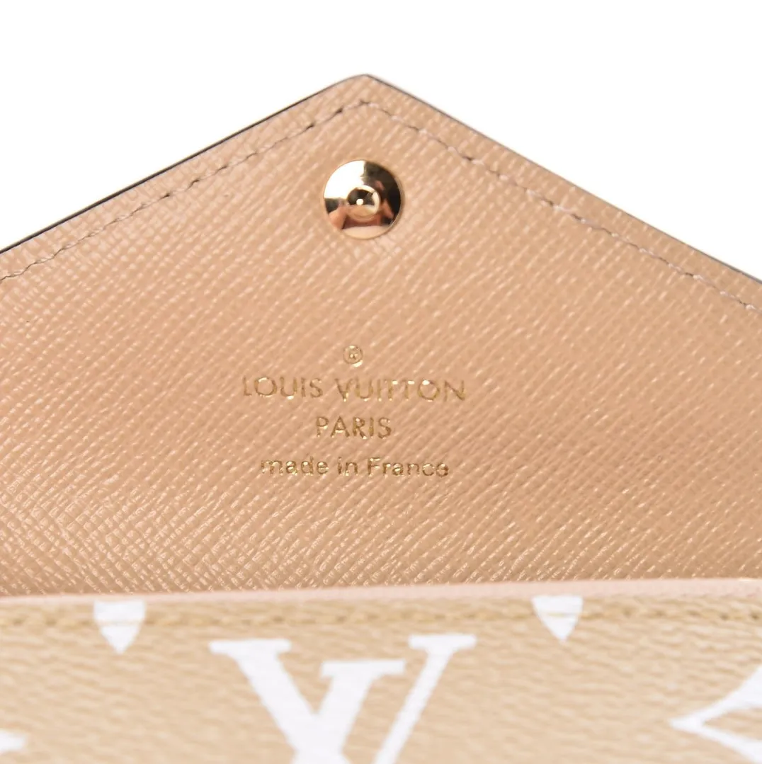 Outlet marketplace Bagsaaa Monogram Giant Zoe Wallet Khaki M67640