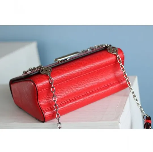 Original chanel store Bagsaaa Twist PM Red M50523